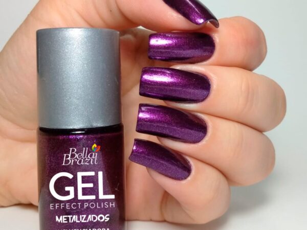 Esmalte metalizado evidencia imperfeições nas unhas?