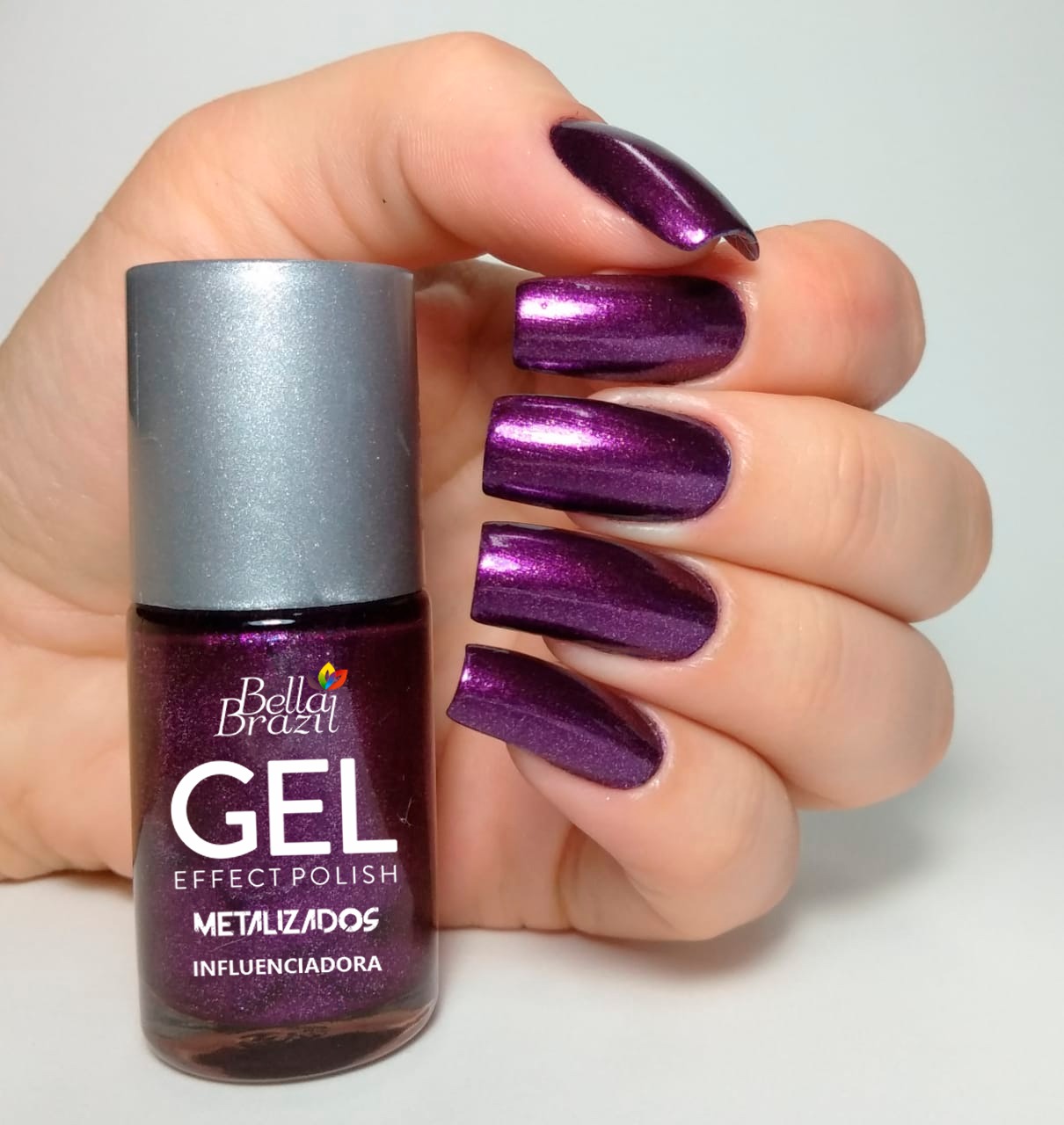 Esmalte metalizado evidencia imperfeições nas unhas?